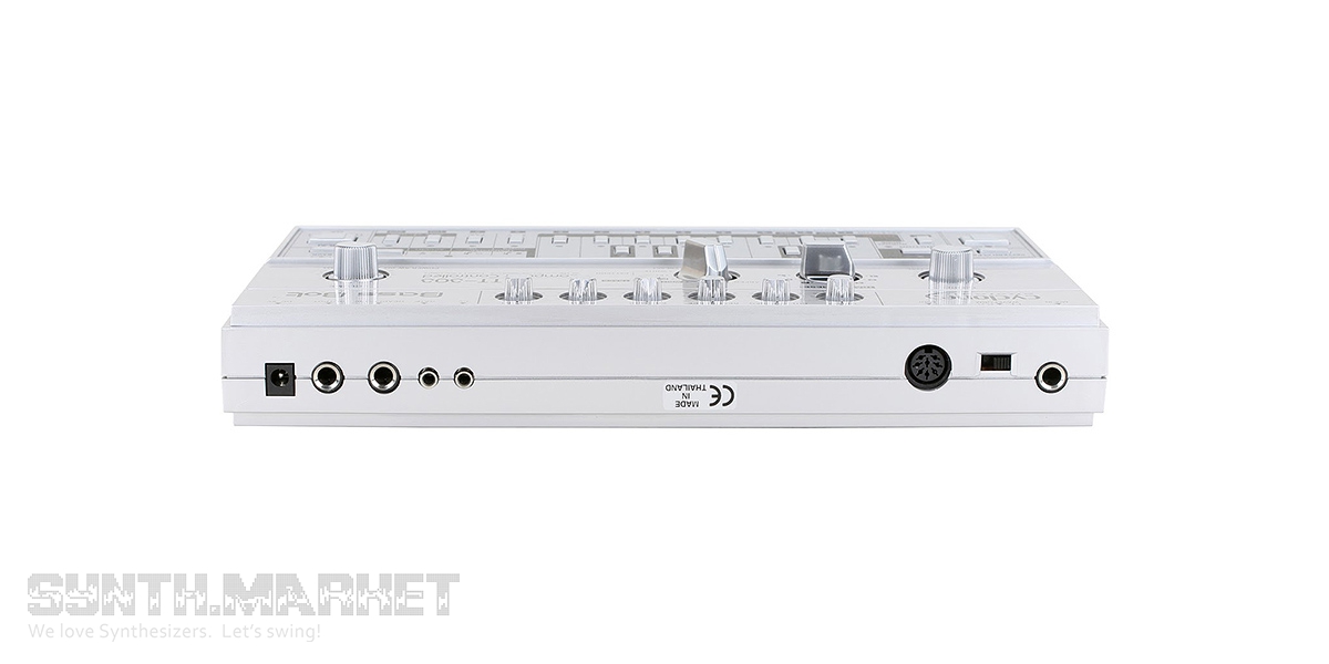 Cyclone Analogic Bass Bot TT-303: Bass Synthesizer
