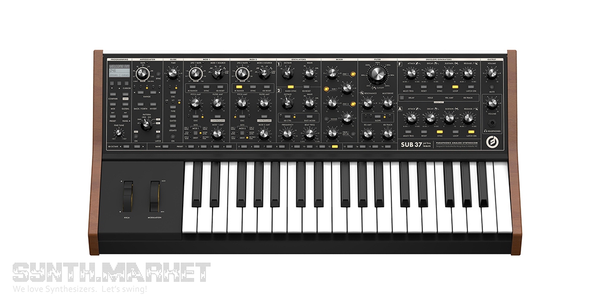 Moog Sub 37